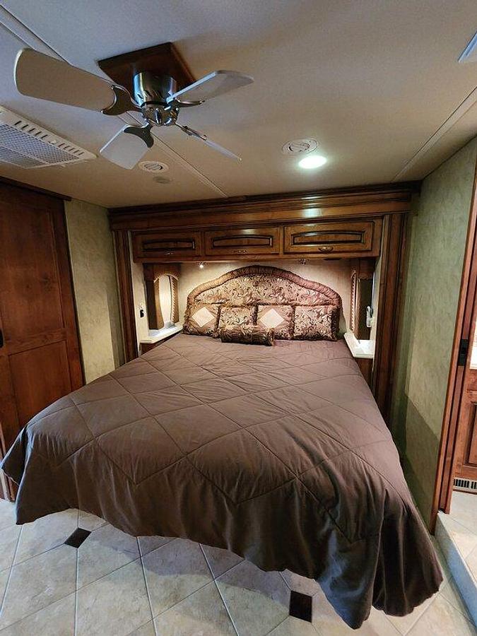 Used 2011 Holiday Rambler Endeavor 43DFT