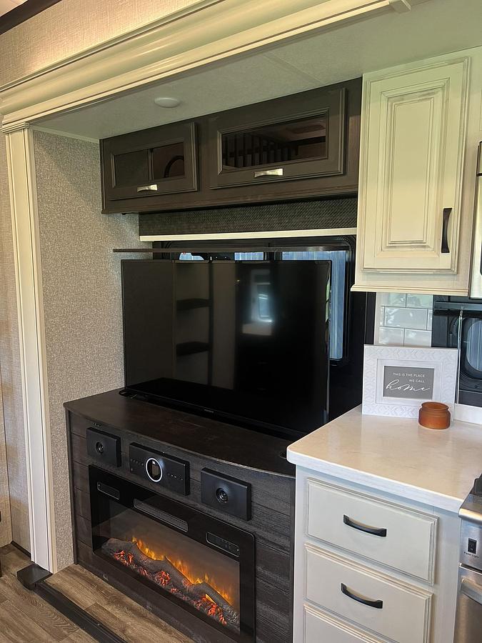 Used 2023 Jayco North Point 390CKDS Fifth Wheel