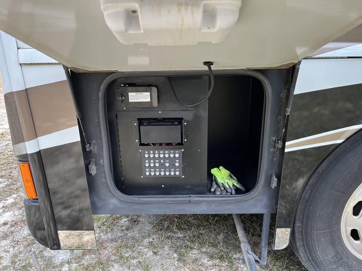 Used 2013 Winnebago Tour 42QD Class A Motorhome