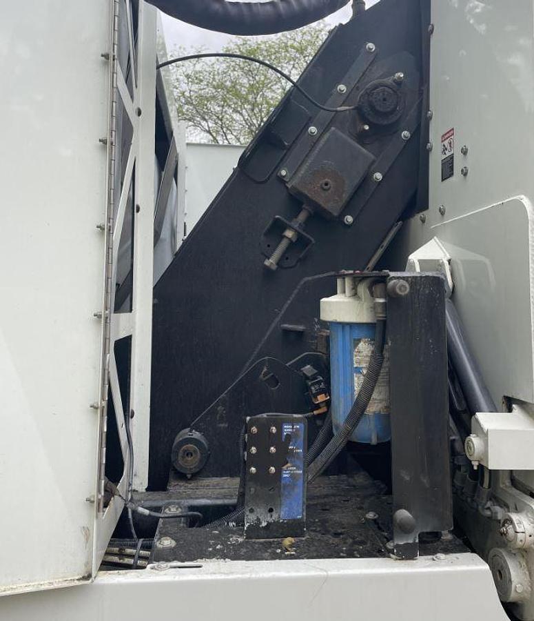 Used 2019 Peterbilt 220 sweeper truck