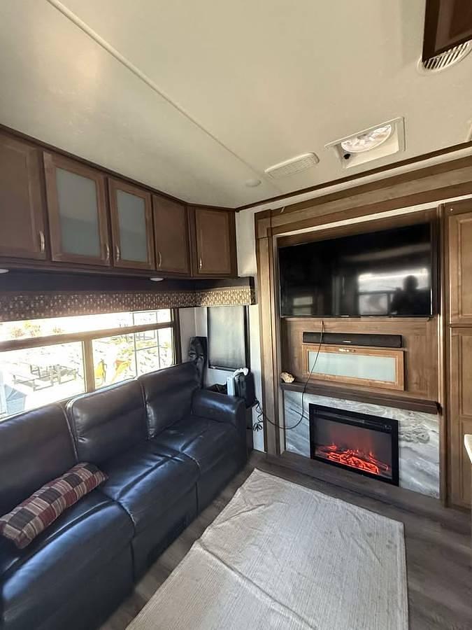 Used 2019 Highland Ridge Open Range 371 MBH