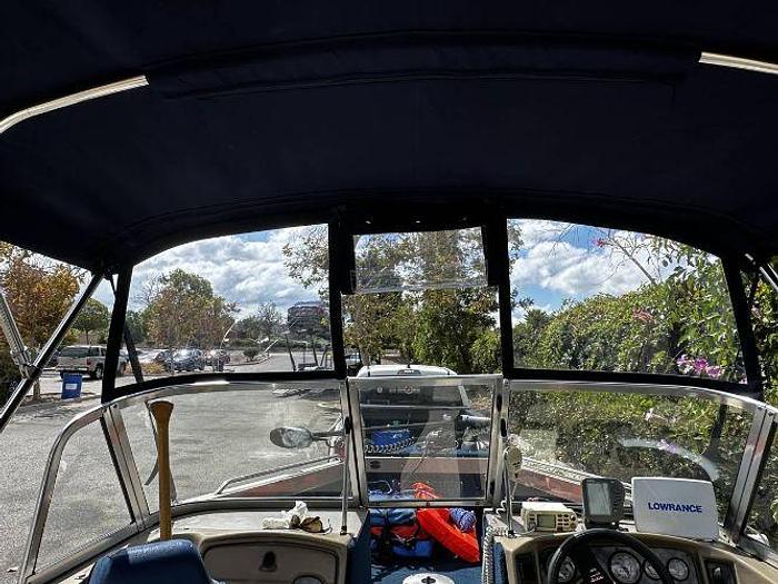 Used 2000 LUND Pro V17