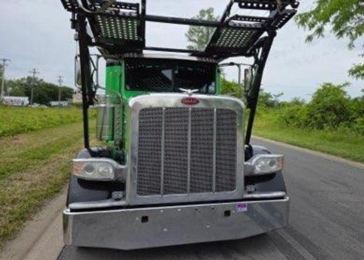 Used 2021 Peterbilt 389