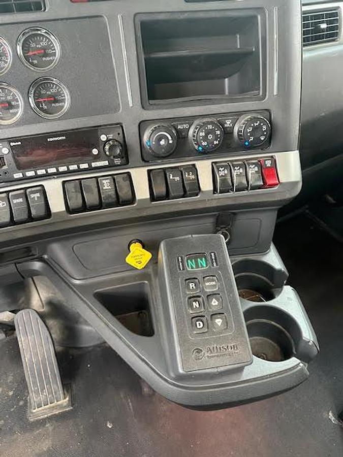 Used 2024 Kenworth T880 Dump Truck