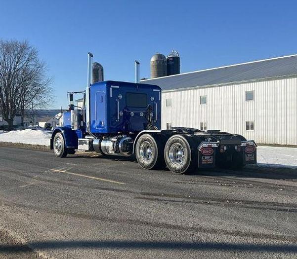 Used 2025 Peterbilt 389