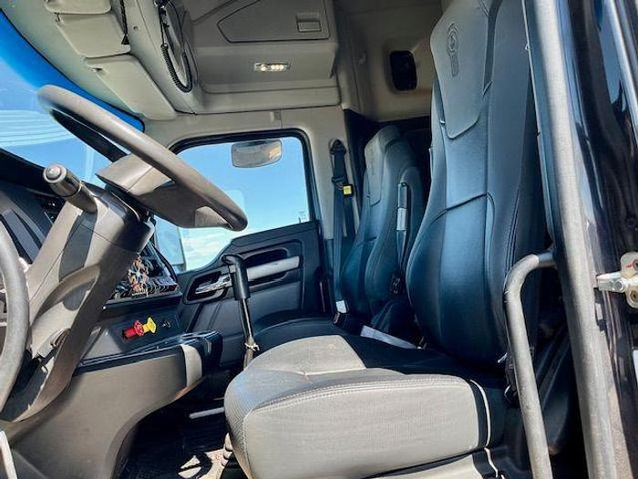 Used 2022 KENWORTH T880