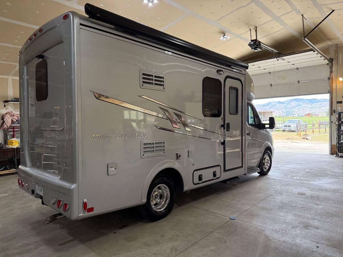 Used 2016 Pleasure-Way Plateau