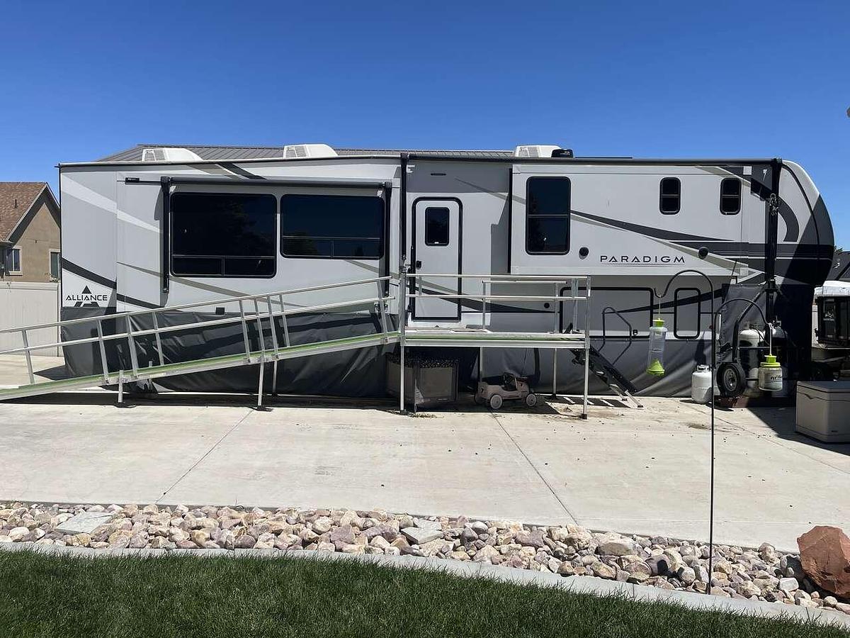 Used 2023 Alliance Paradigm R328K