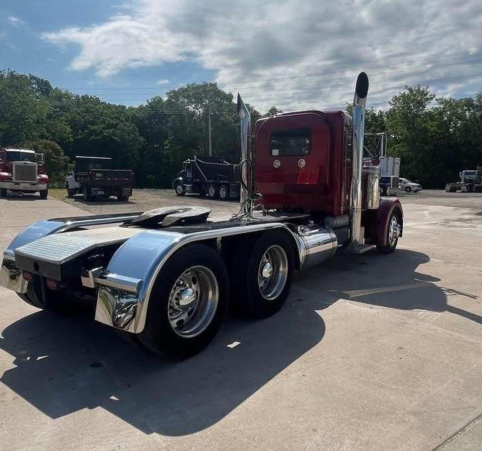 Used 2003 Peterbilt 379 Day Cab Semi Truck
