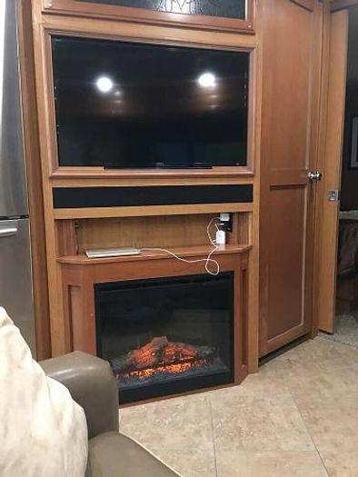 Used 2015 Fleetwood Bounder 35K