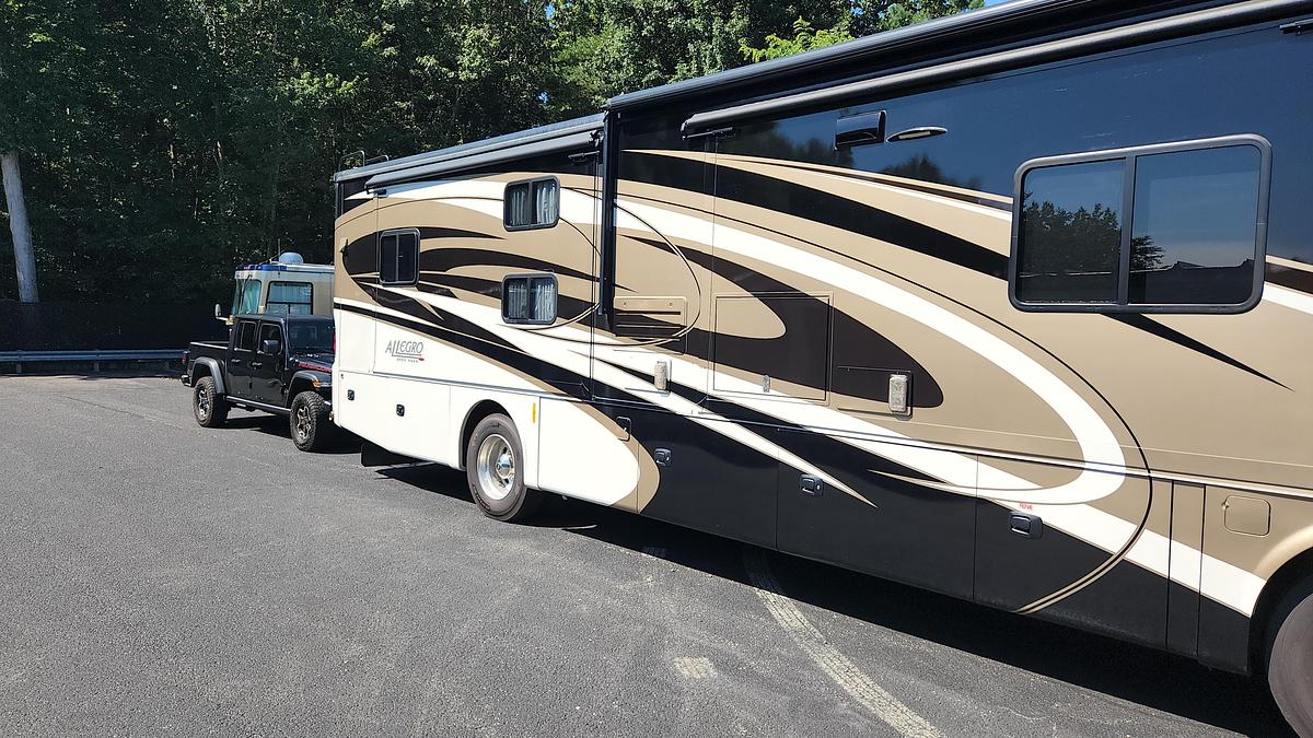 Used 2017 Tiffin Motorhomes Allegro Red 38QBA Class A Motorhome