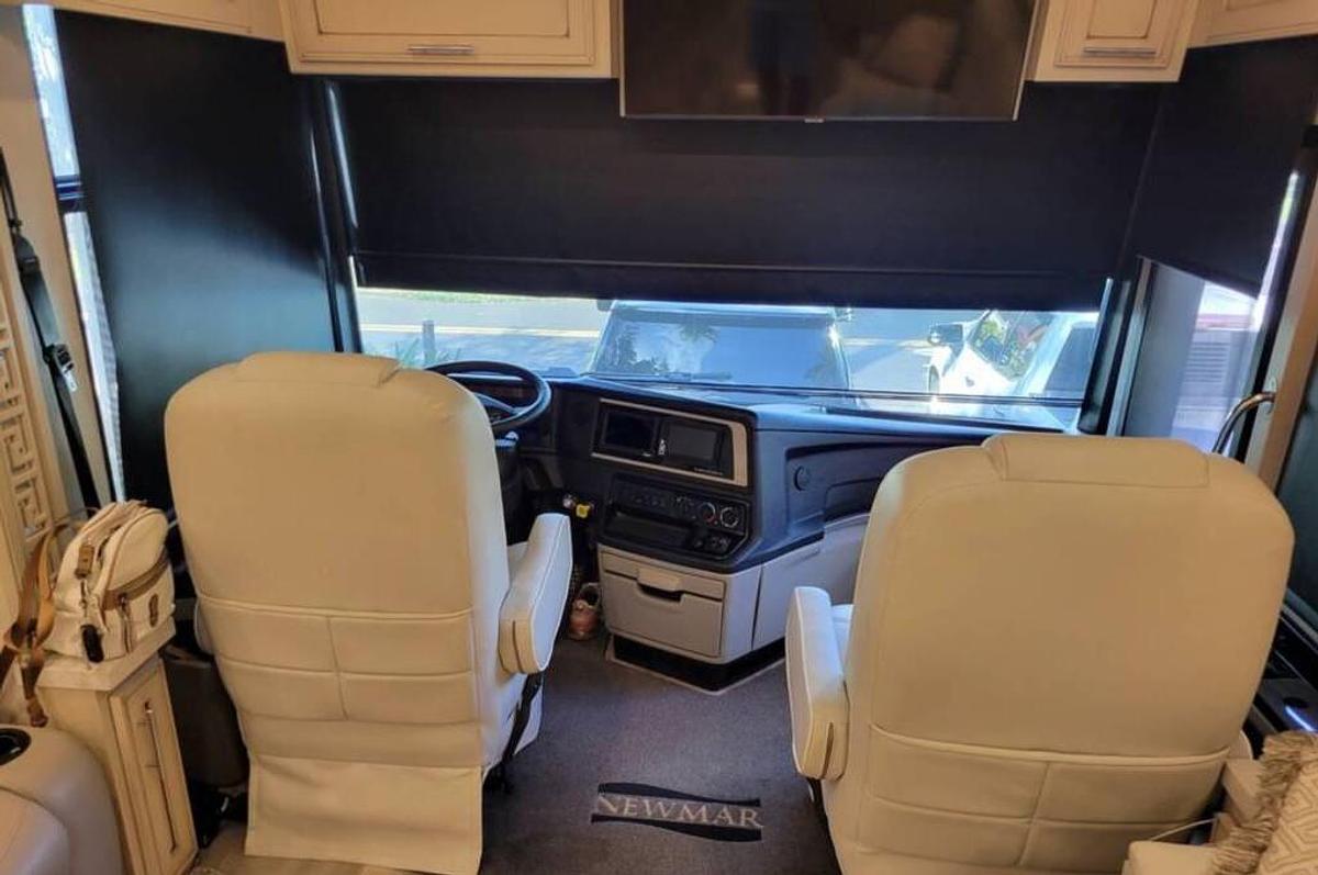 Used 2022 Newmar Ventana 4334