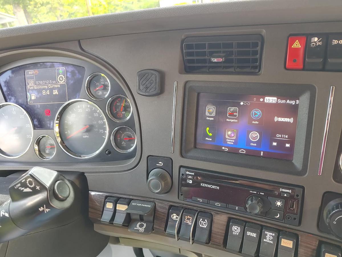 Used 2019 Kenworth T880 with 2013 Doonan Specialized Drop Deck Trailer