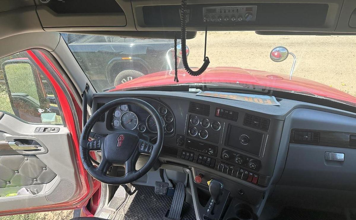 Used 2016 KENWORTH T880