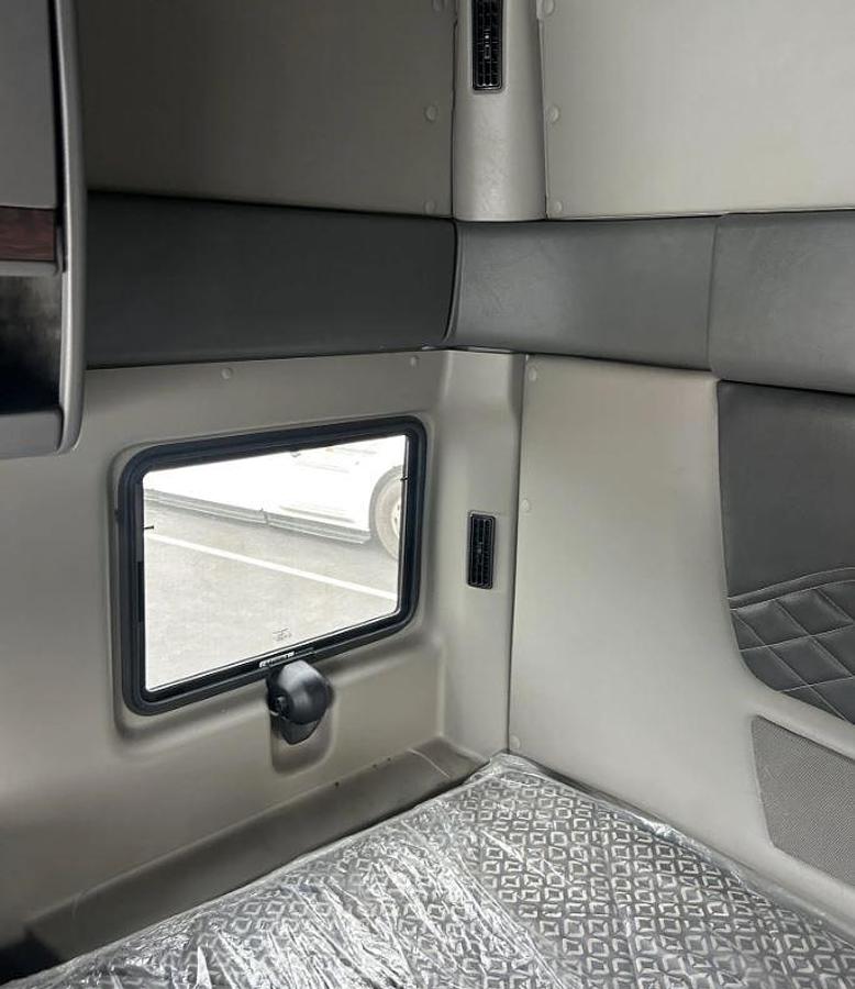 Used 2023 INTERNATIONAL HX