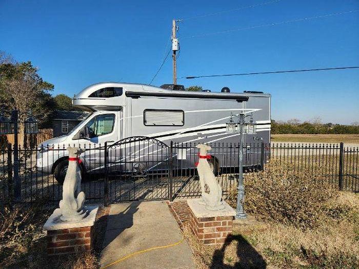 Used 2022 Winnebago View Navion24d