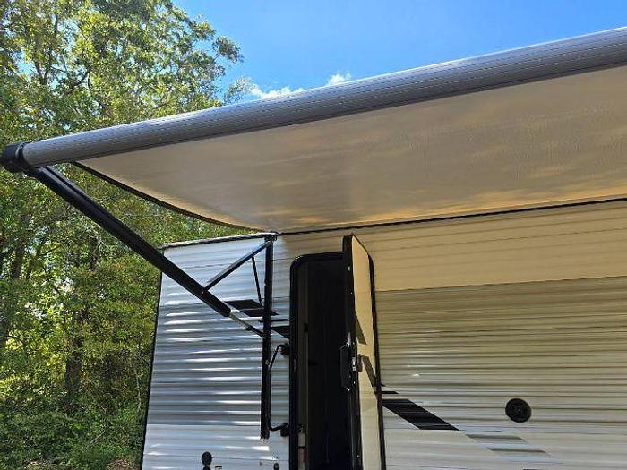 Used 2022 East To West Della Terra 261RB