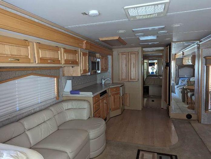 Used 2005 Monaco Beaver