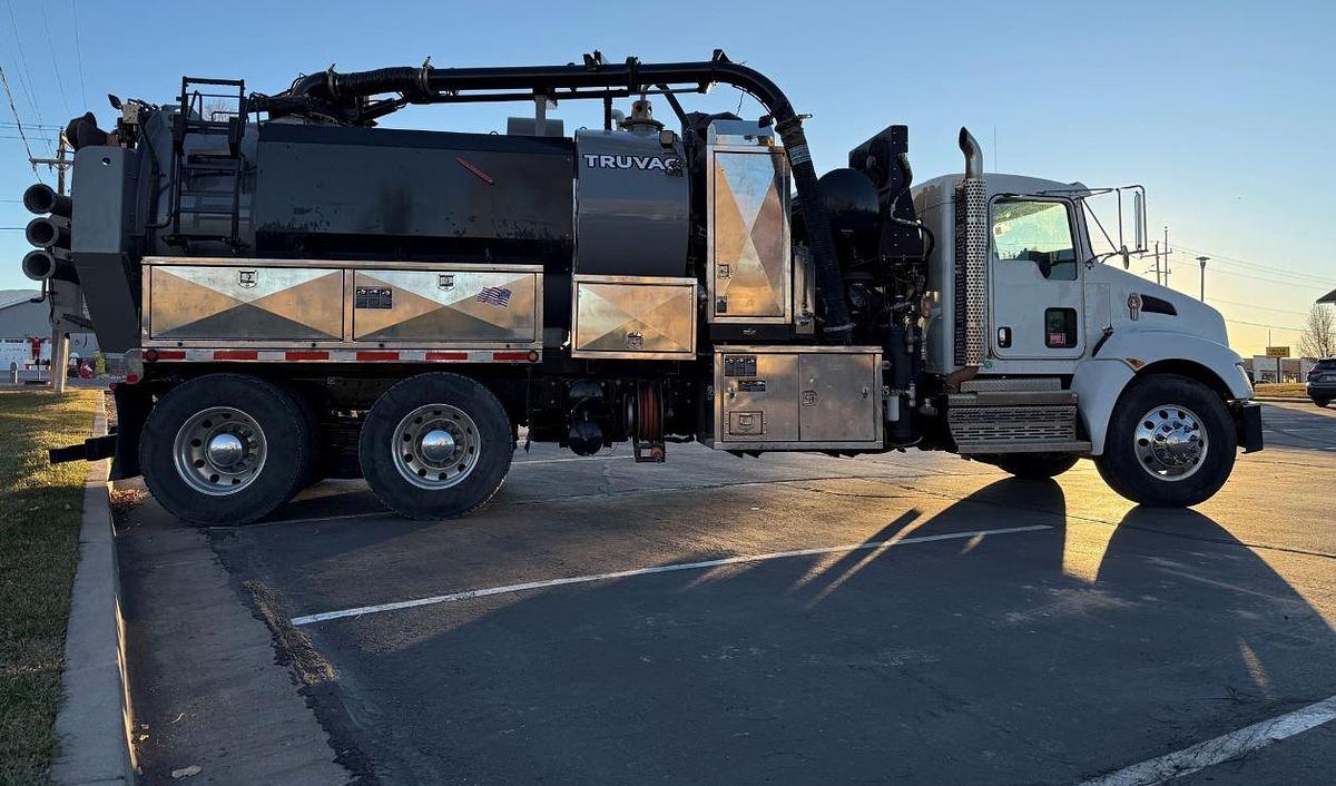 Used 2020 Kenworth T370