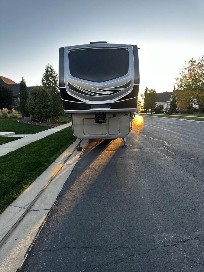 Used 2022 Keystone Montana Legacy 3761FL Fifth Wheel