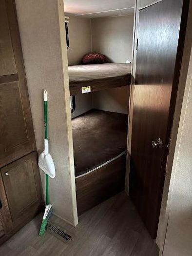 Used 2018 Dutchmen Coleman Lantern 262BH