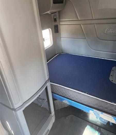 Used 2015 Peterbilt 579