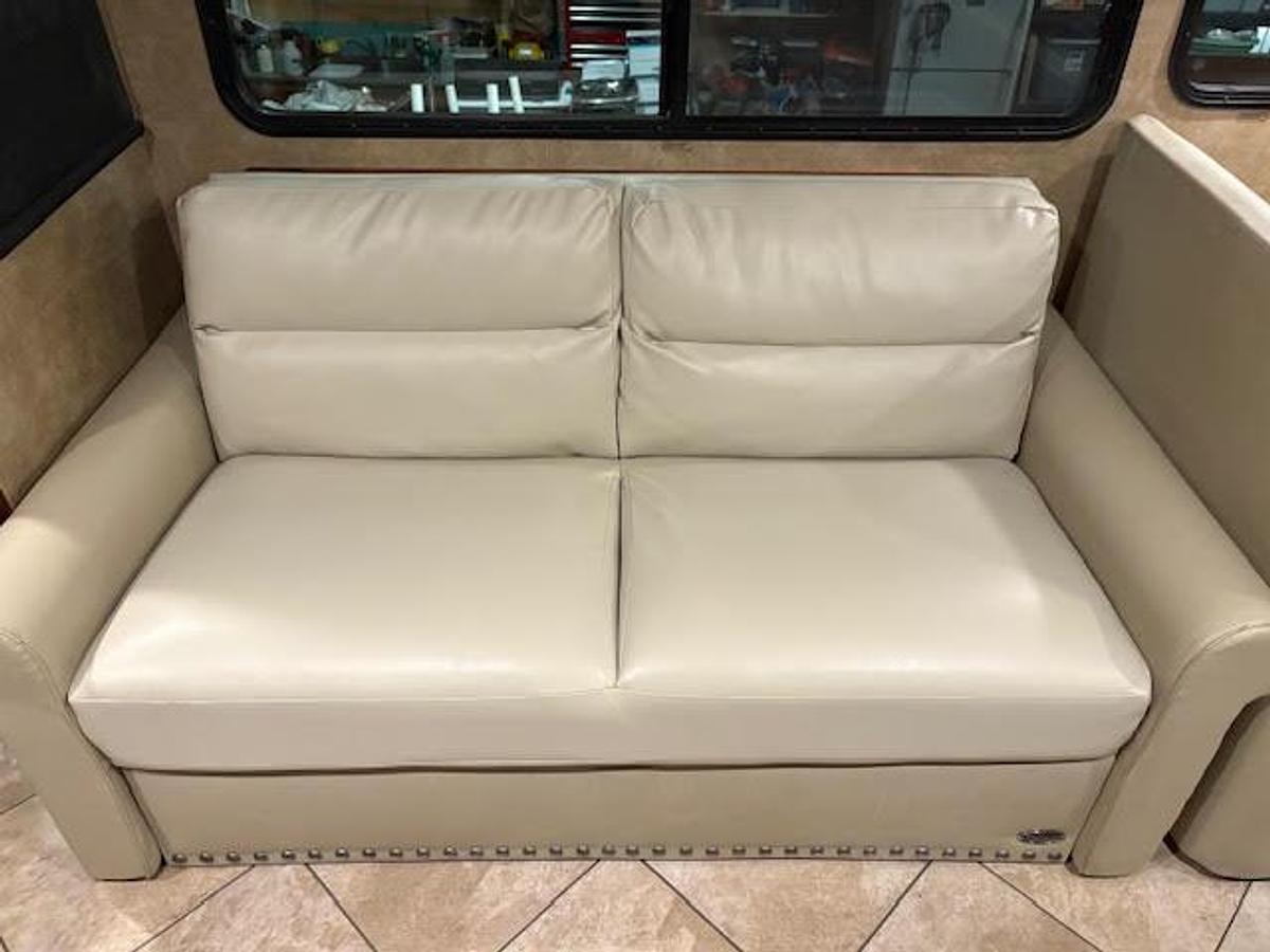 Used 2016 Winnebago Forza 36G Class A Motorhome