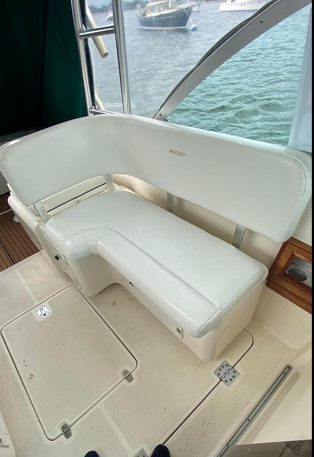 Used 2001 Pursuit 3000 Express