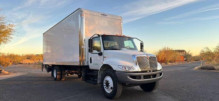 Used 2020 INTERNATIONAL MV Box Truck