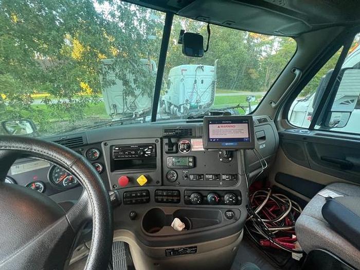 Used 2015 Freightliner FSGG6144 Sleeper Semi Truck Tractor FedEx Compliant FCAM Omnitrac