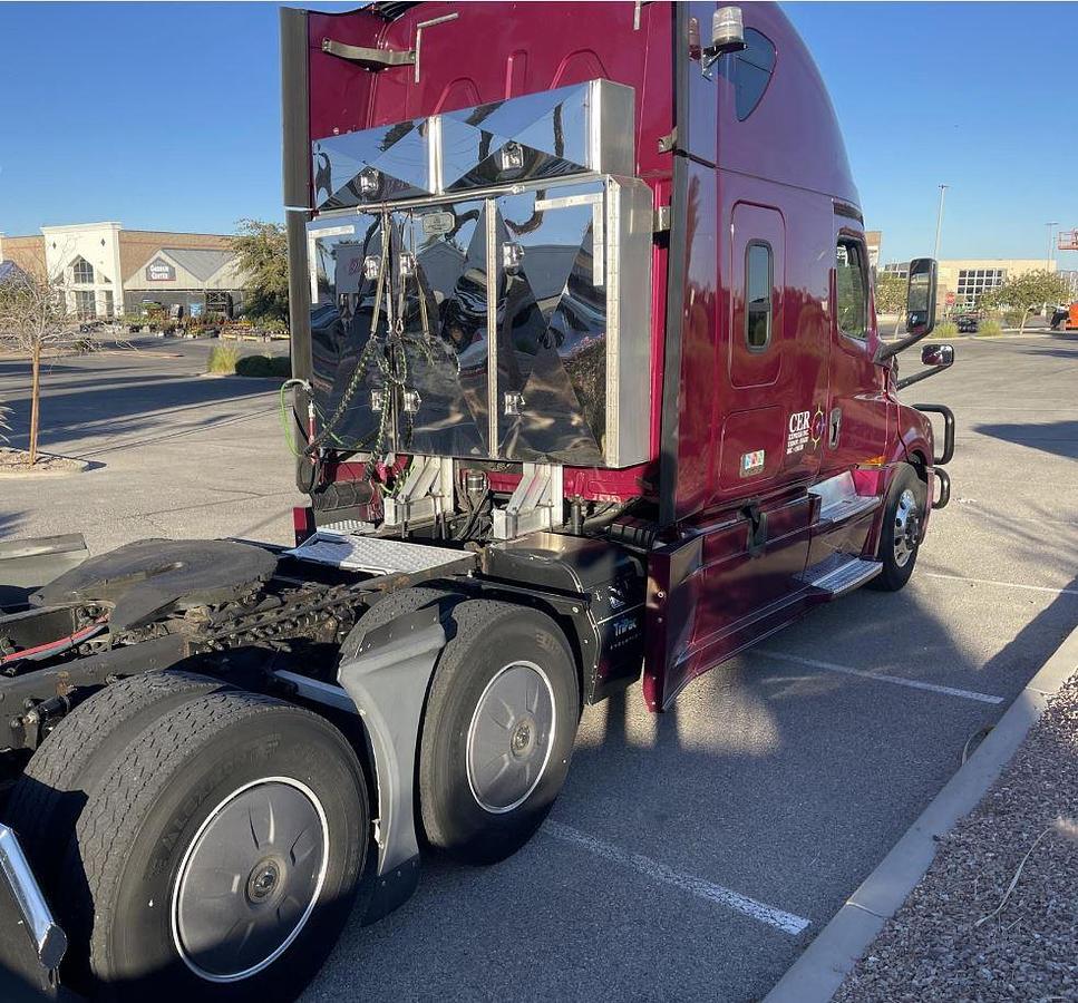 Used 2019 FREIGHTLINER CASCADIA 126