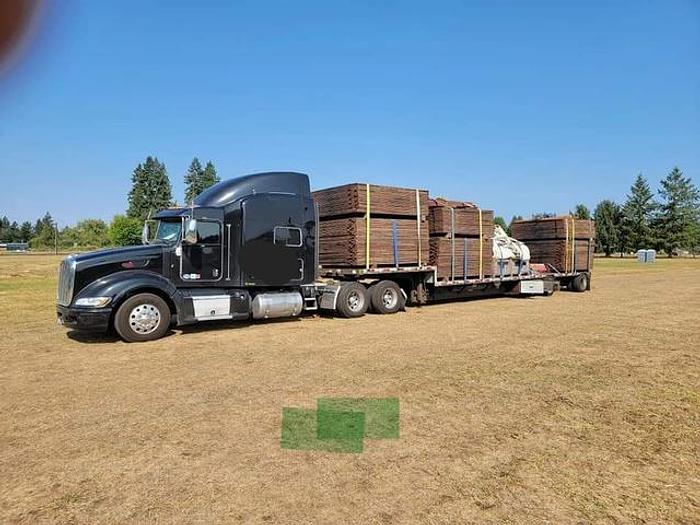 Used 2012 Peterbilt Sleeper Semi Tractor