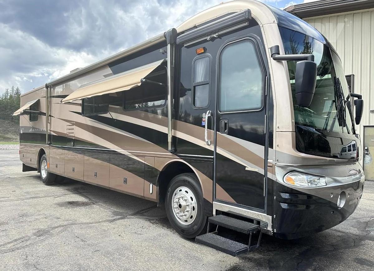 Used 2003 Fleetwood Revolution 40C