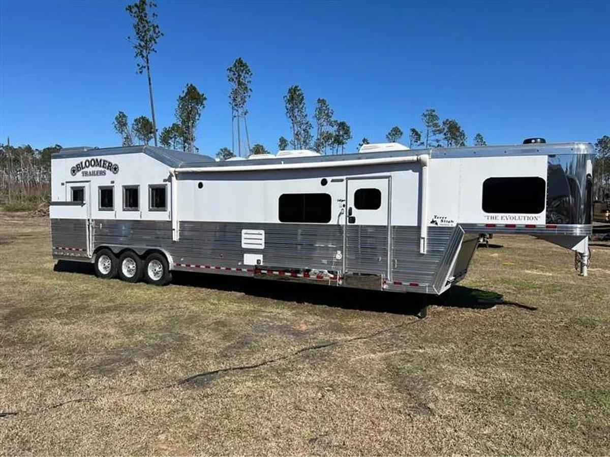 Used 2024 Bloomer 4 Horse