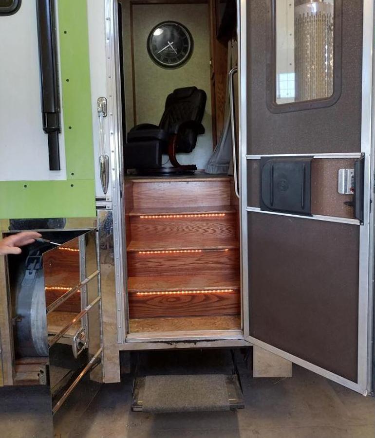 Used 2008 Peterbilt 389 ToterHome