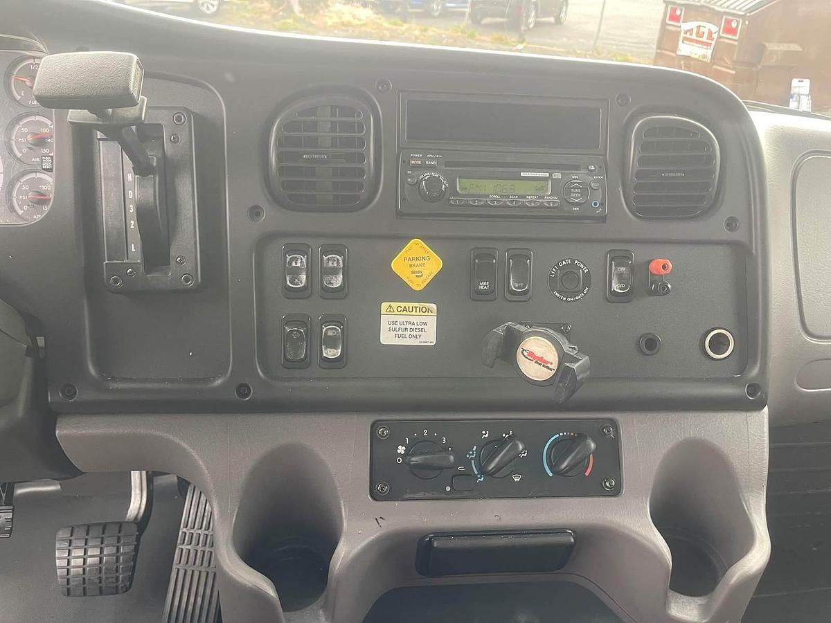 Used 2011 Freightliner M2 106 Flatbed