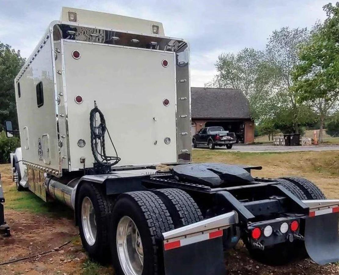 Used 2021 Kenworth T880