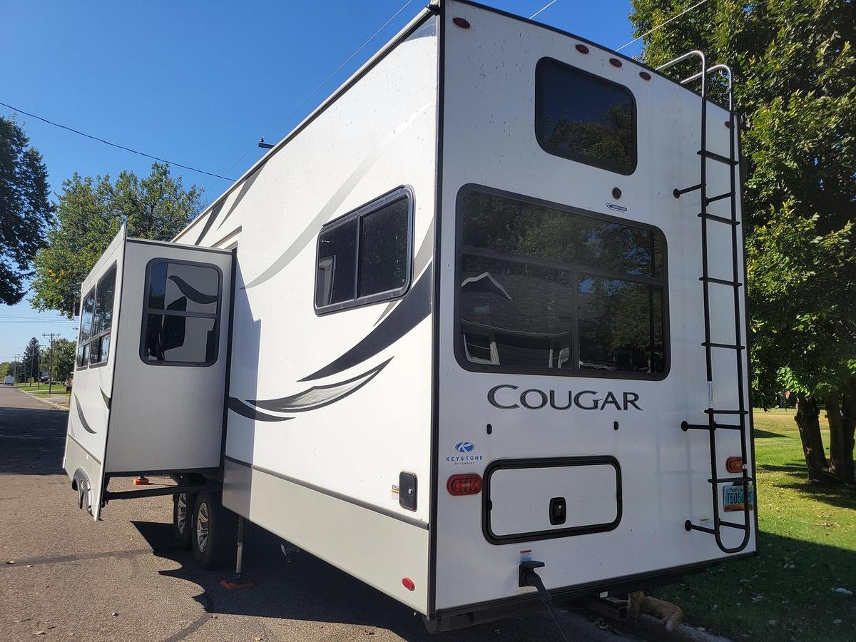 Used 2022 Keystone Cougar 364BHL