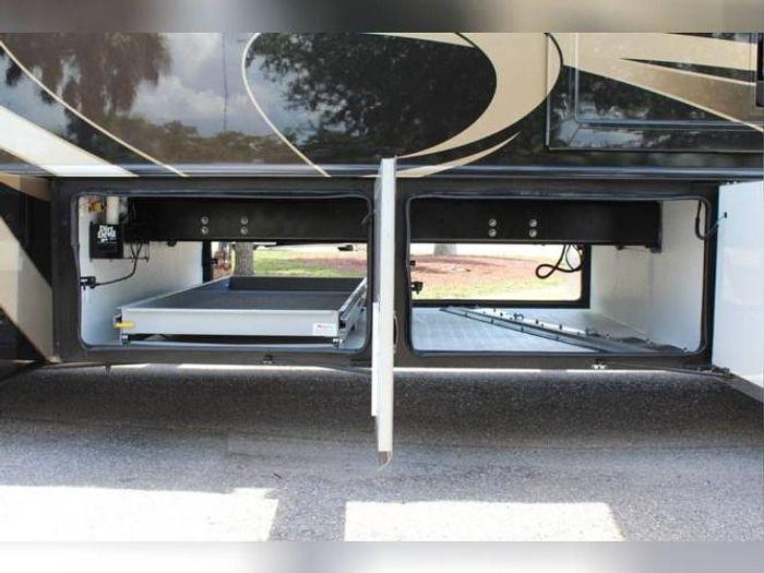 Used 2015 Thor Tuscany M-40KQ