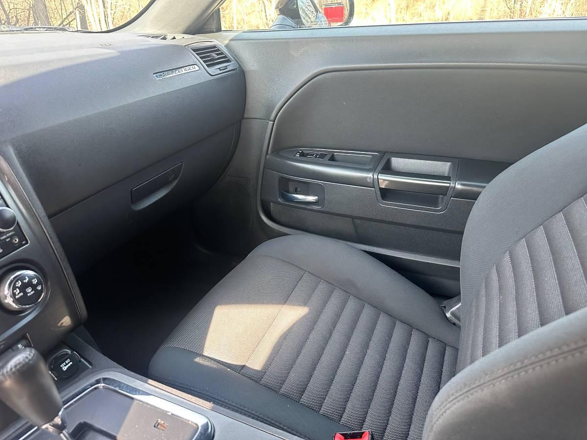 Used 2014 Dodge CHALLENGER SXT