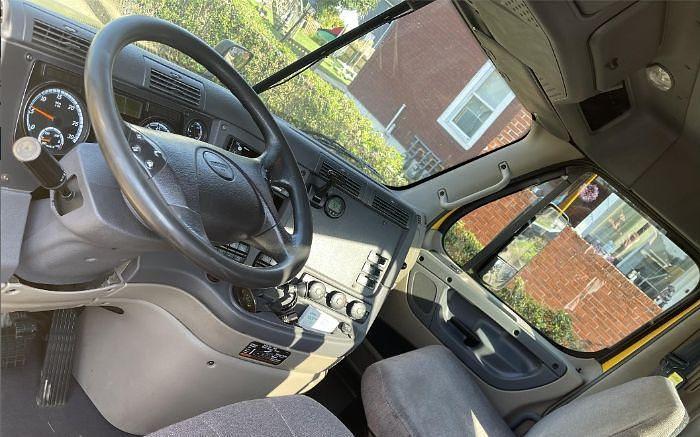 Used 2016 Freightliner Cascadia 125