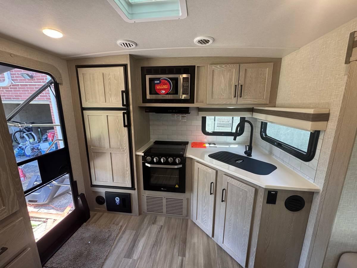 Used 2023 Rockwood Ultra Lite Travel Trailer