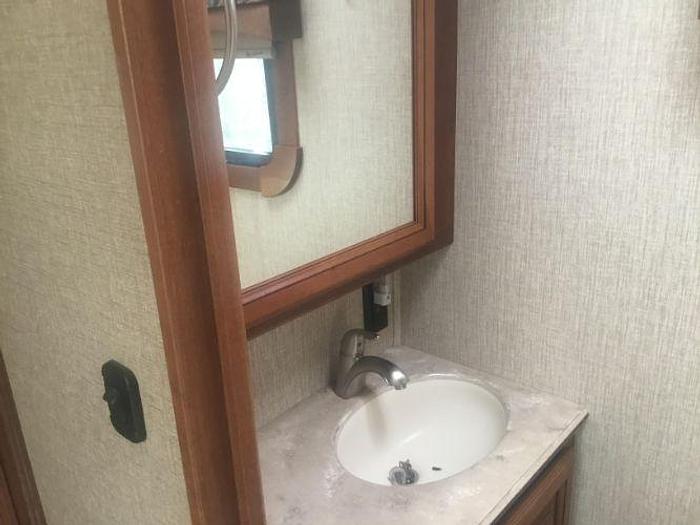 Used 2017 Crossroads Redwood Sequoia M-38KGKS