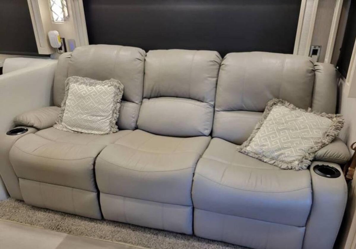 Used 2022 Newmar Ventana 4334