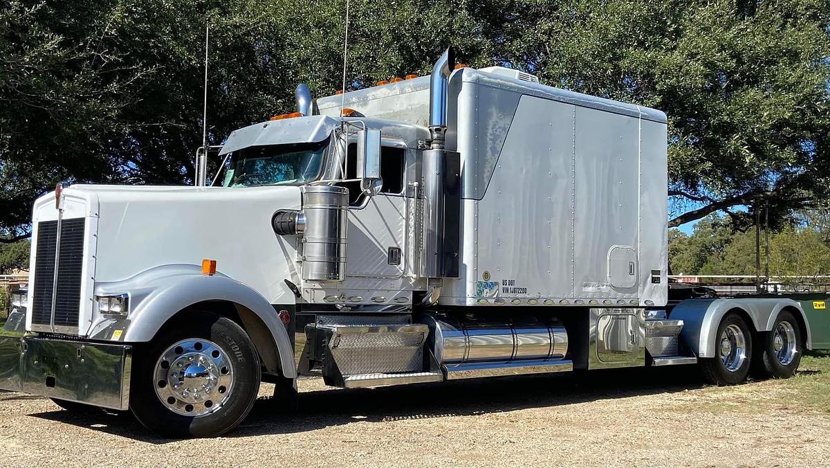 Used 2001 Kenworth W900