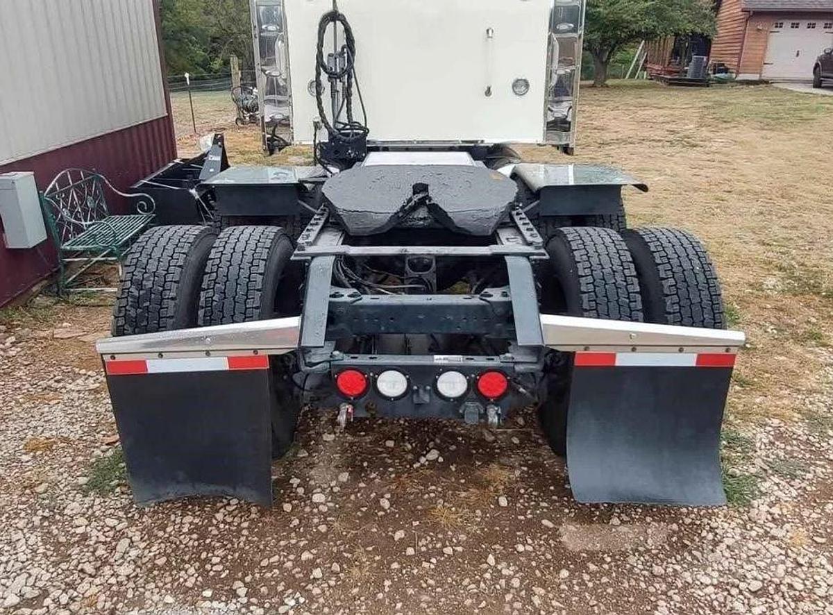 Used 2021 Kenworth T880
