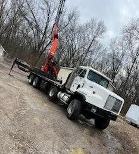 Used 2000 INTERNATIONAL Paystar 5000 With 2000 Palfinger PK32000 Mounted