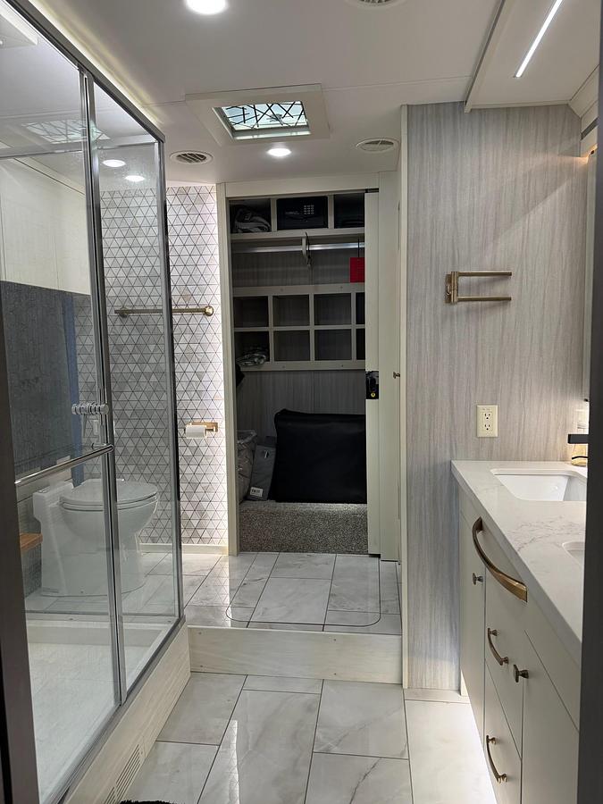 Used 2024 Tiffin Zephyr 45FZ