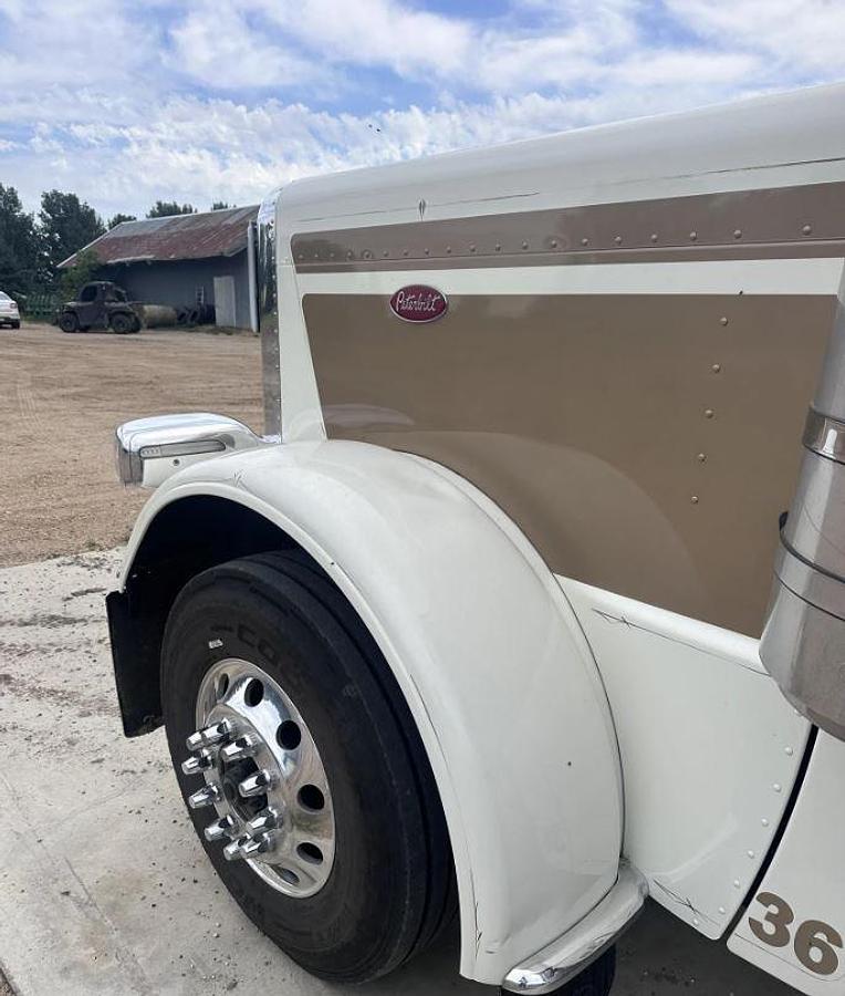 Used 2018 Peterbilt 389 Day Cab Truck