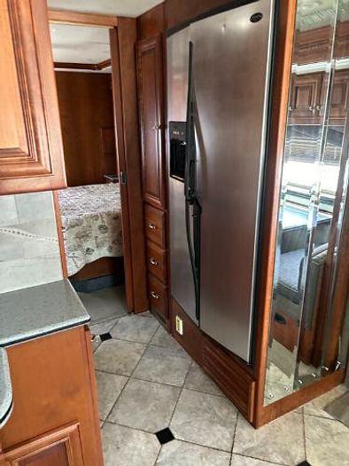 Used 2008 Fleetwood Revolution LE 40E